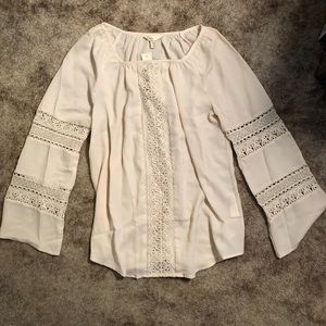 Women’s flowy peasant top